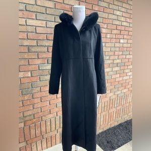 Forecaster hooded jacket in black